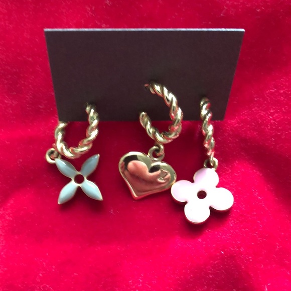 LouisVuitton baby blue and pink earrings - Picture 6 of 7